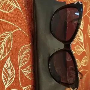 Vera Wang | Accessories | Vera Wang Sunglasses With  display picture 2